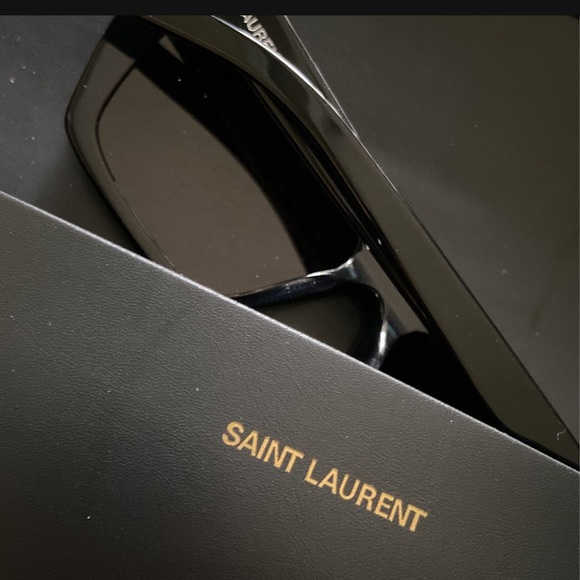 Black sunglasses new never worn